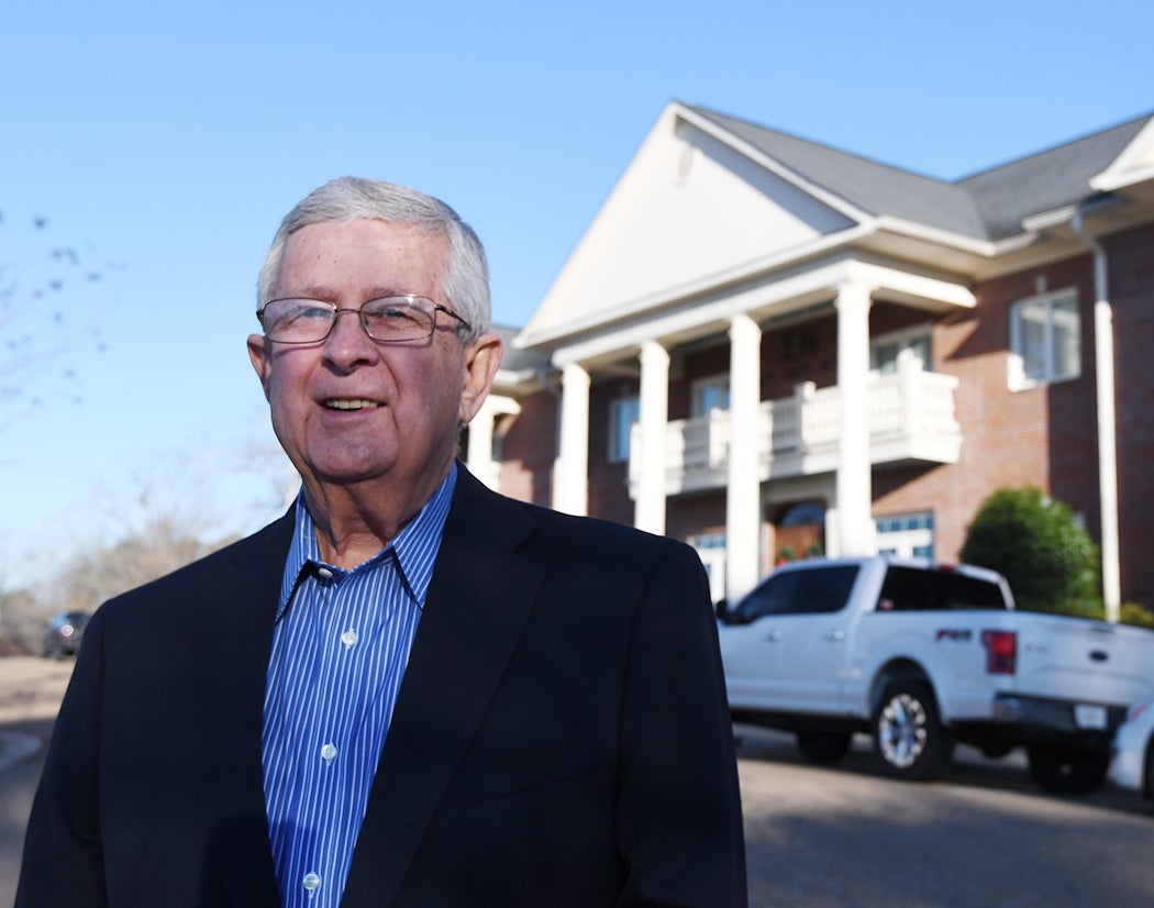 Ole Miss Fraternity Initiates Oxfords Ed Meek 59 Years After Pledge