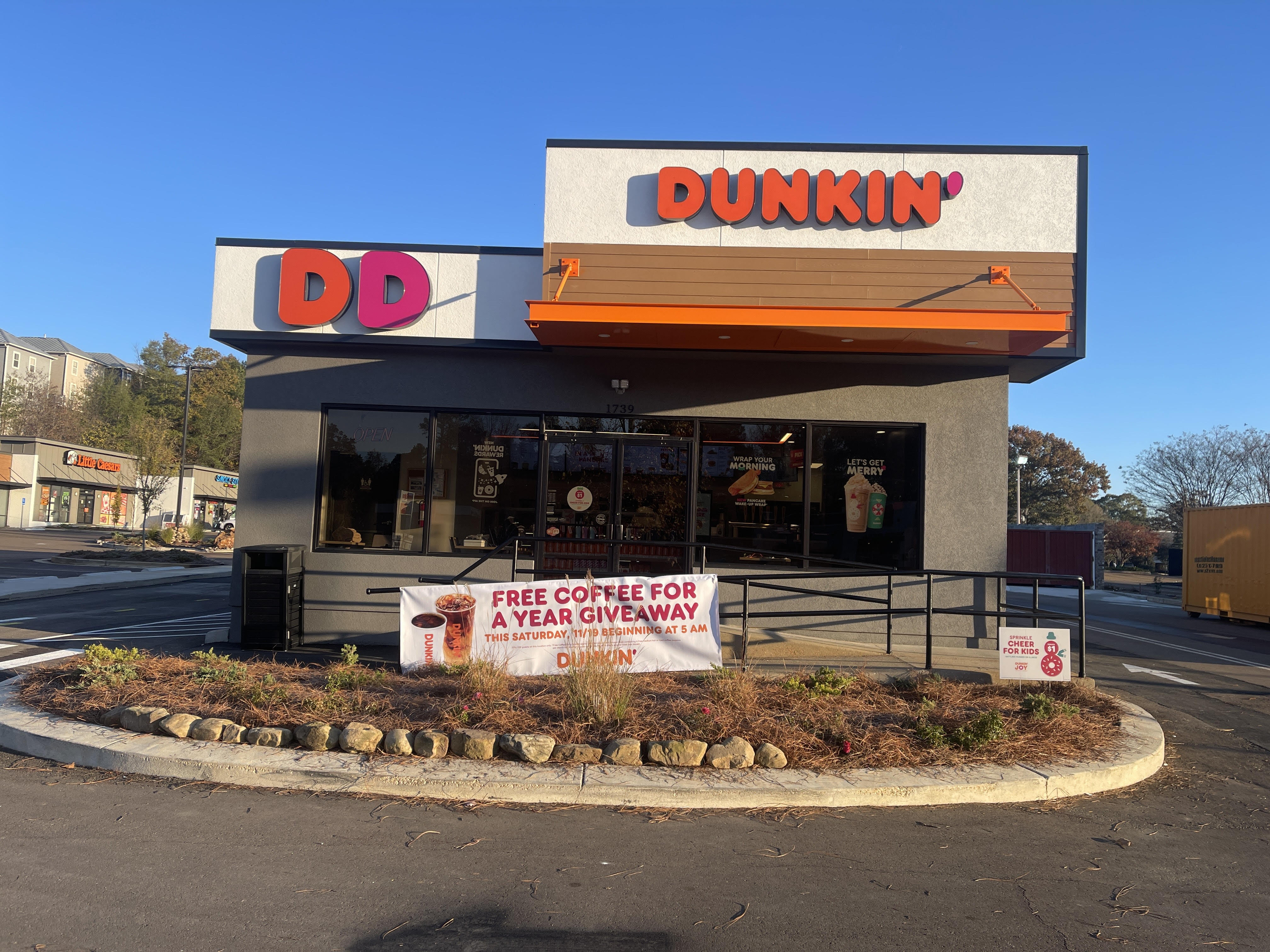 free-coffee-at-dunkin-opening-the-oxford-eagle