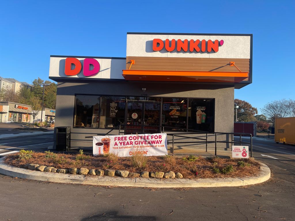 free-coffee-at-dunkin-opening-the-oxford-eagle