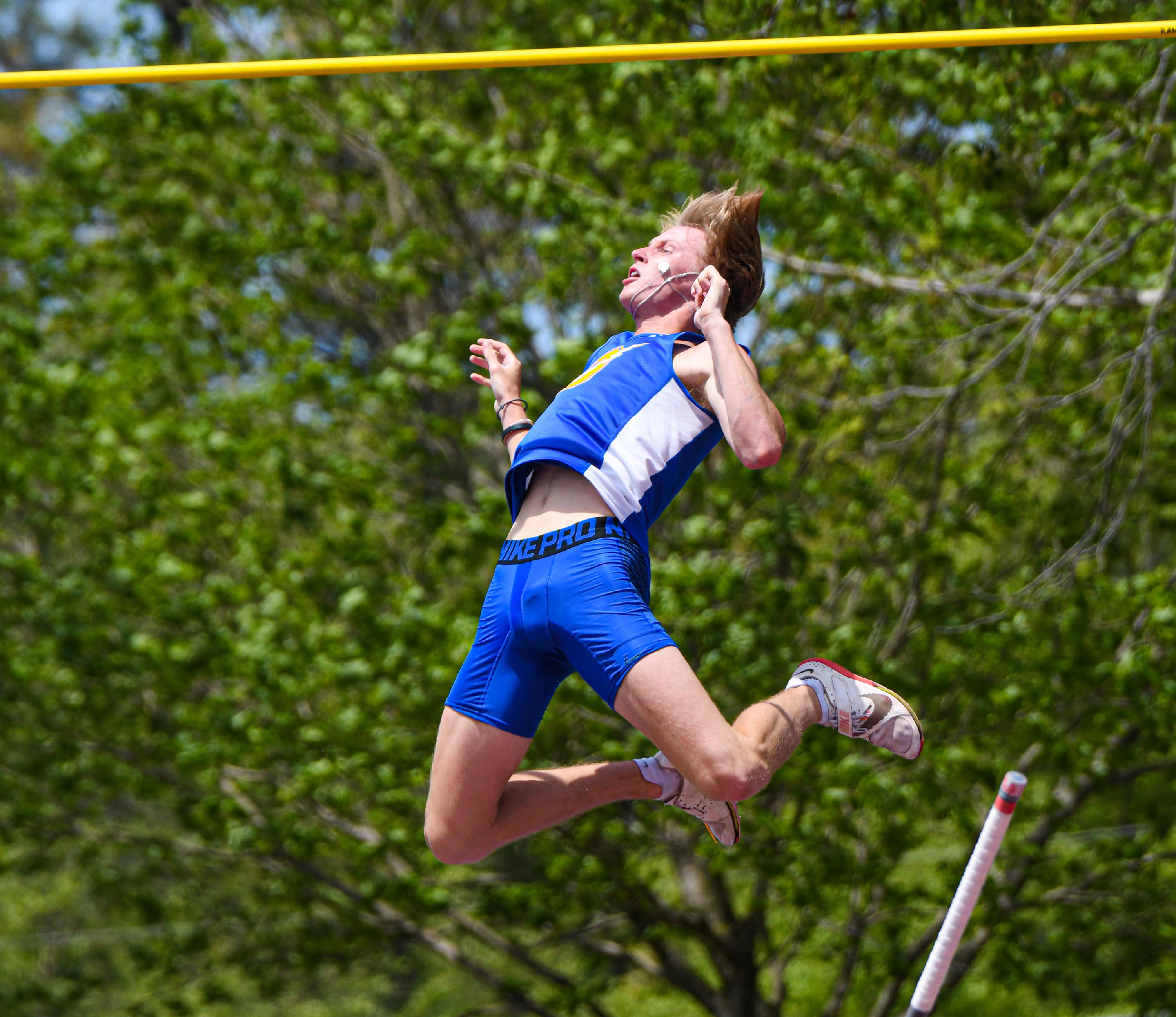 bum-shoulder-no-problem-for-kendricks-as-he-breaks-state-record-in-pole